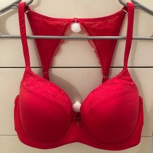 Victoria’s Secret Body by Victoria (Lined Demi) Bra